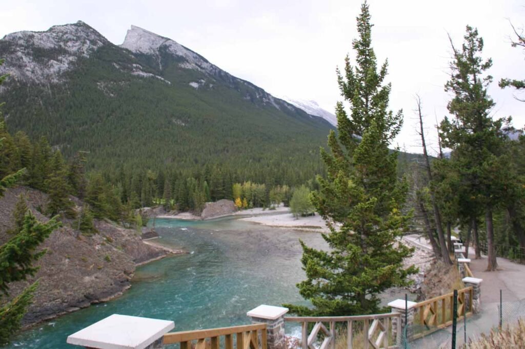 Bow Falls Viewpoint Trail