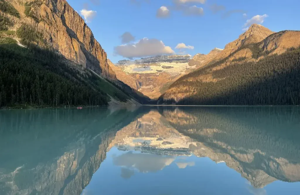 Lake Louise Lakeshore Trail