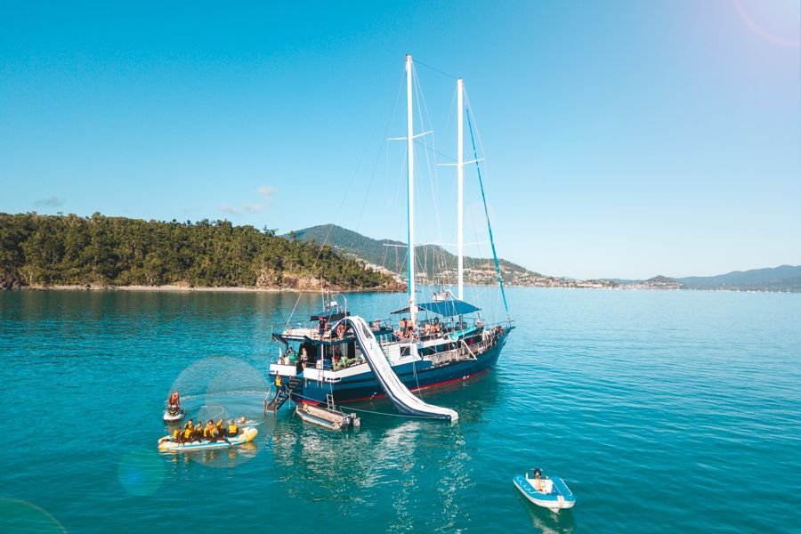 Sailing the Whitsunday Islands