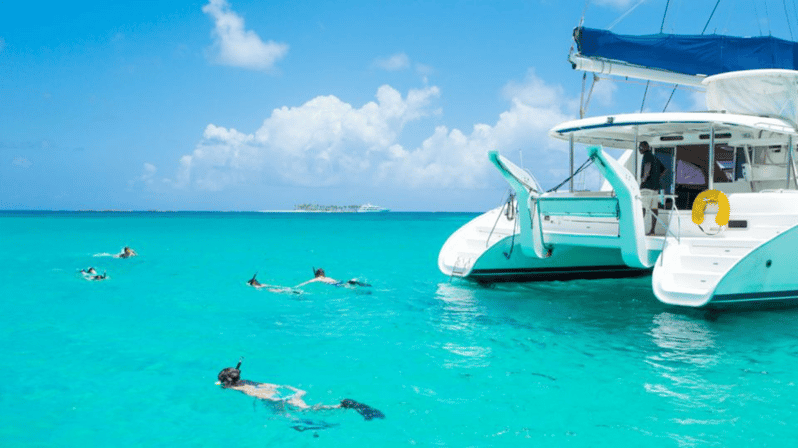 Catamaran Cruise to Île aux Cerfs