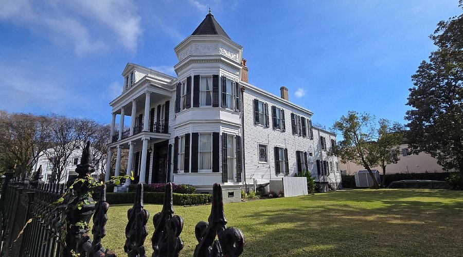 Couple’s Itinerary for the Garden District