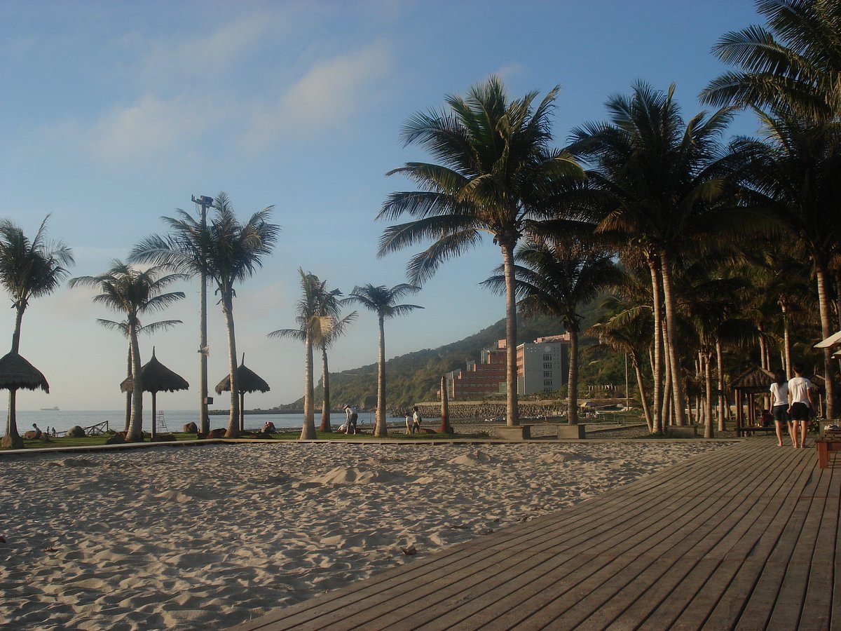 Relax at Sizihwan Beach