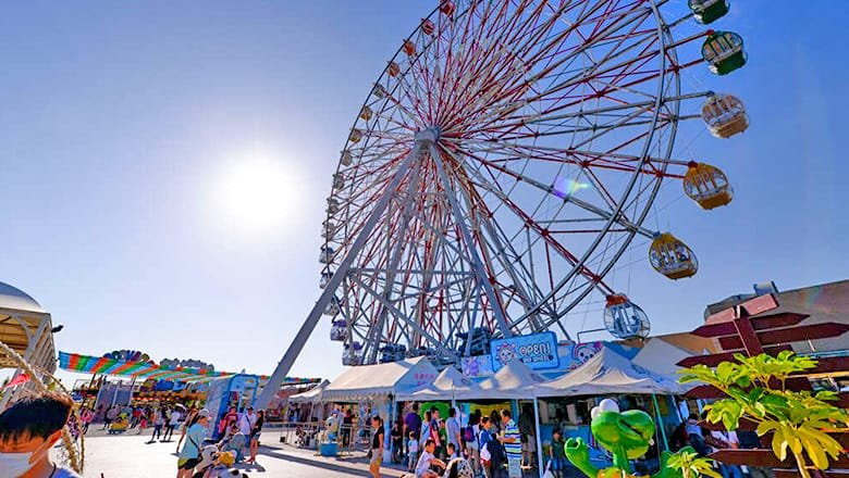 Shop, Eat & Ride the Ferris Wheel at Kaohsiung Dream Mall